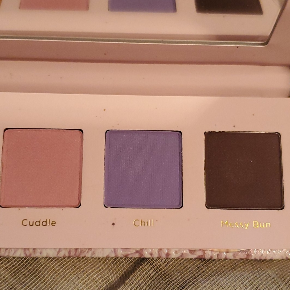 Makeup - Picture 5 of 5